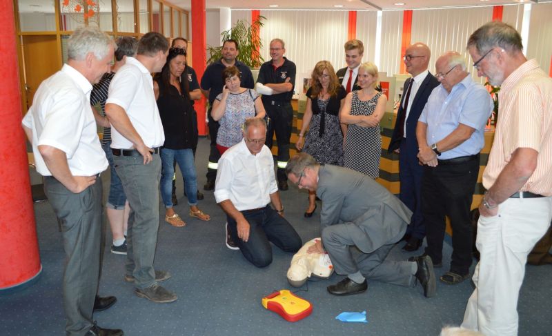 Schulung am Defibrillator