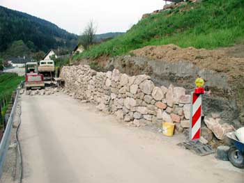Sanierung der Stützmauer am Heilrebenweg