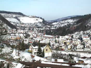 Weisenbach versinkt im Schnee