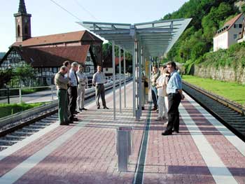 Der Gemeinderat am Haltepunkt der Stadtbahn S41