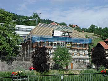 Das Dach der Grundschule wird erneuert